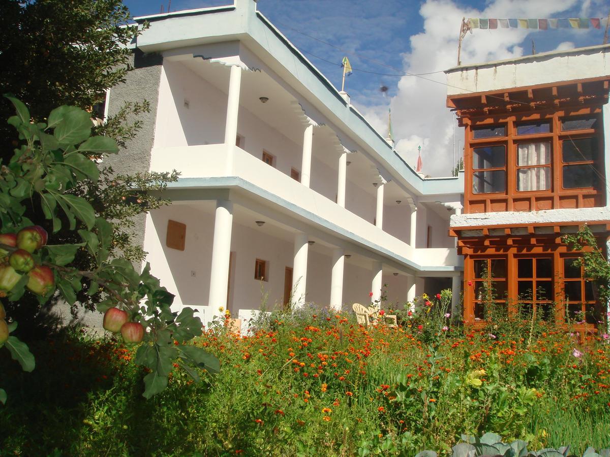 Hotel Jorchung Λεχ Εξωτερικό φωτογραφία
